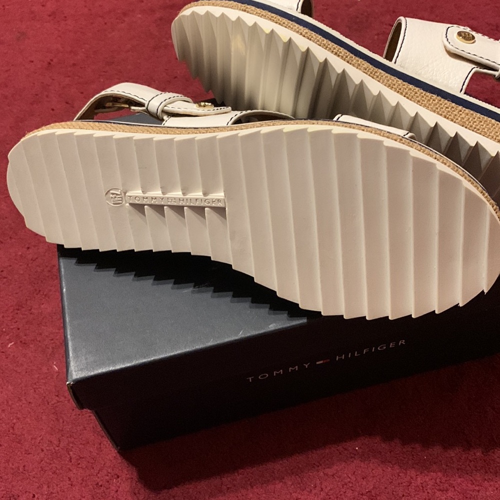 Tommy Hilfiger New White Women Sandal - Picture 9 of 12